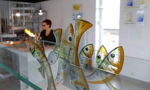 Antje-Otto-Glaskunst Arbeitsplatz Fischobjekt