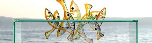 Glasobjekt springende Fische Glasmalerei Glaskunst Antje Otto Keitum Sylt