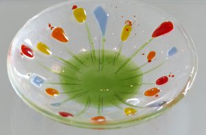 Glasschale Blumenwiese Fusing Glaskunst Antje Otto Keitum Sylt