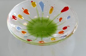 Glasschale Blumenwiese Fusing Glaskunst Antje Otto Keitum Sylt